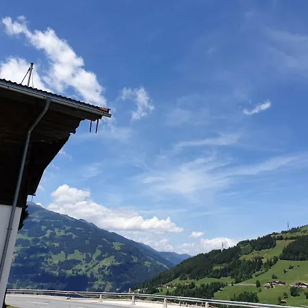 Chalet Wanderlust Holiday home Hainzenberg